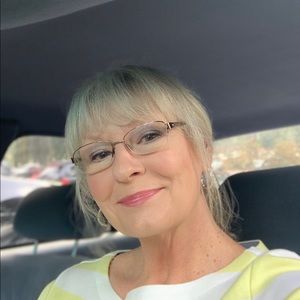 Meet your Posher, Cynthia